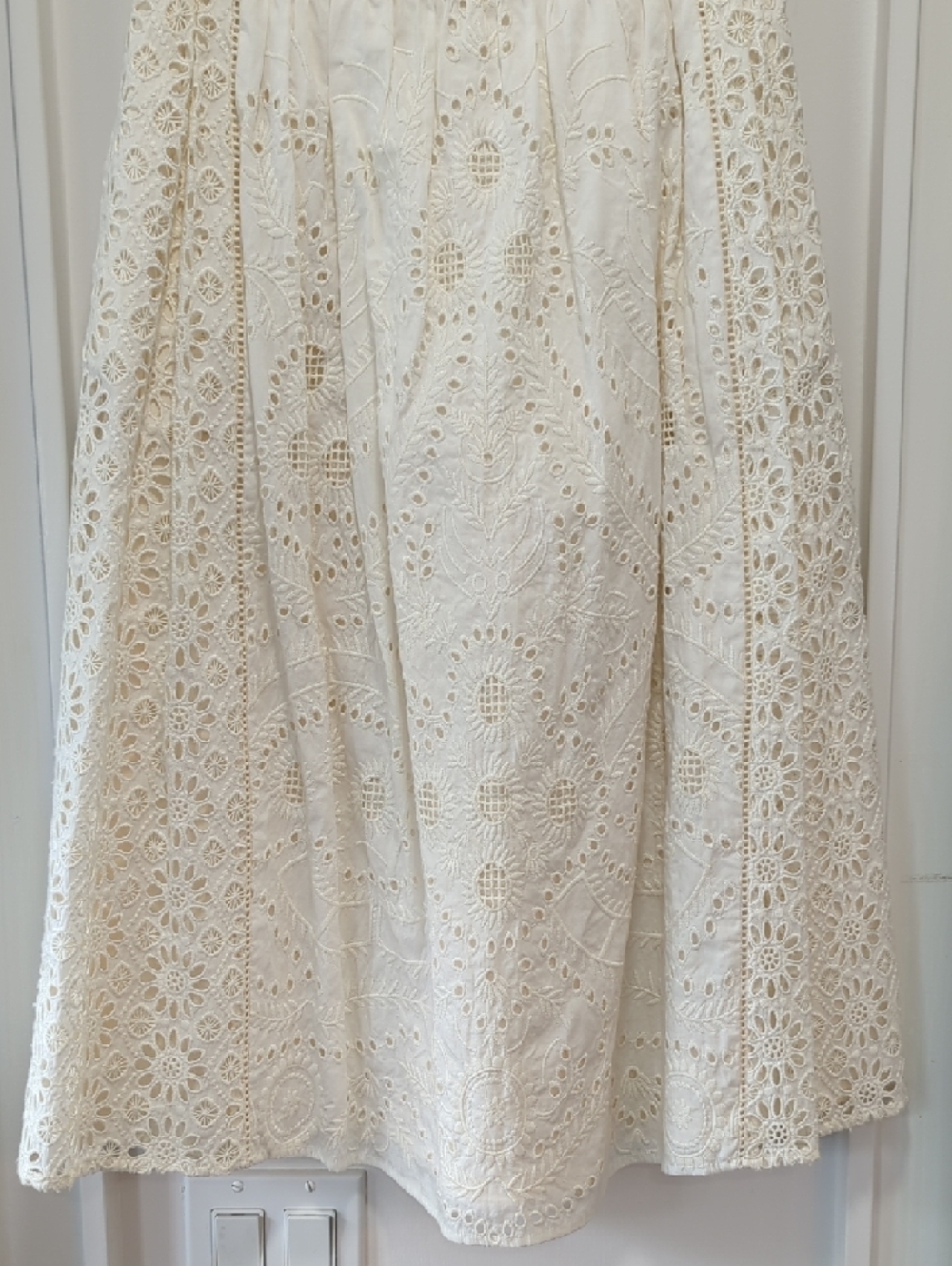 Ann Taylor Cream Lace A-Line Midi Skirt Size 0 - Picture 7 of 14